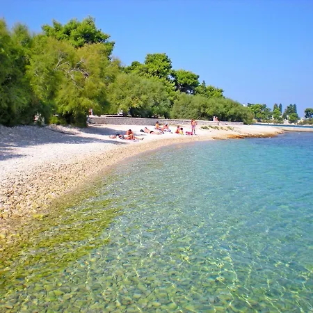 Neri Supetar
